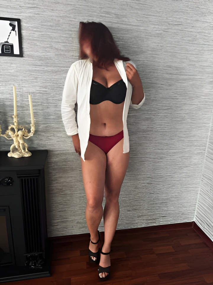 Индивидуалка Услада, доступна для личного знакомства от 2500 руб