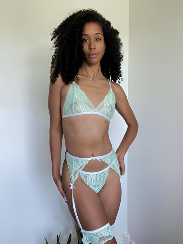 Индивидуалка Искра, доступна для личного знакомства от 3000 руб